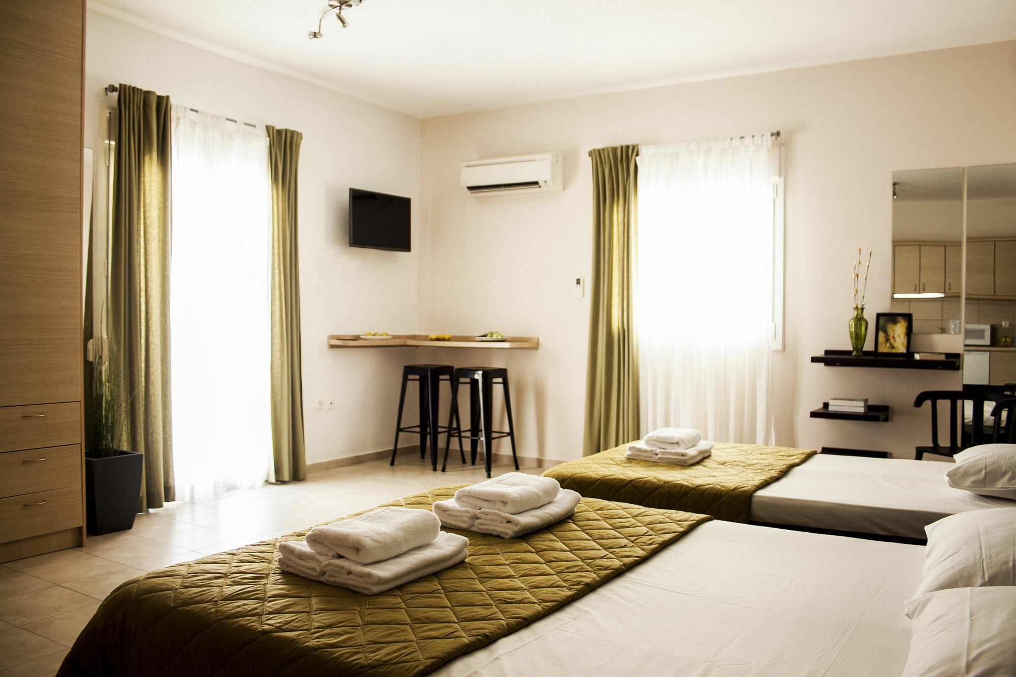 Krinis Apartments Rhodes City Exterior photo